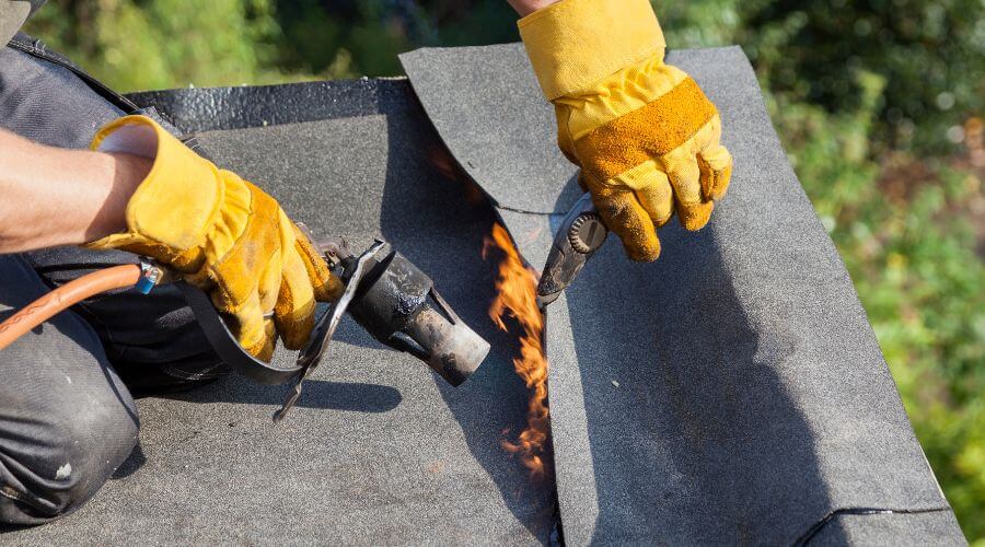 Professional gutter cleaning in Midland, MI